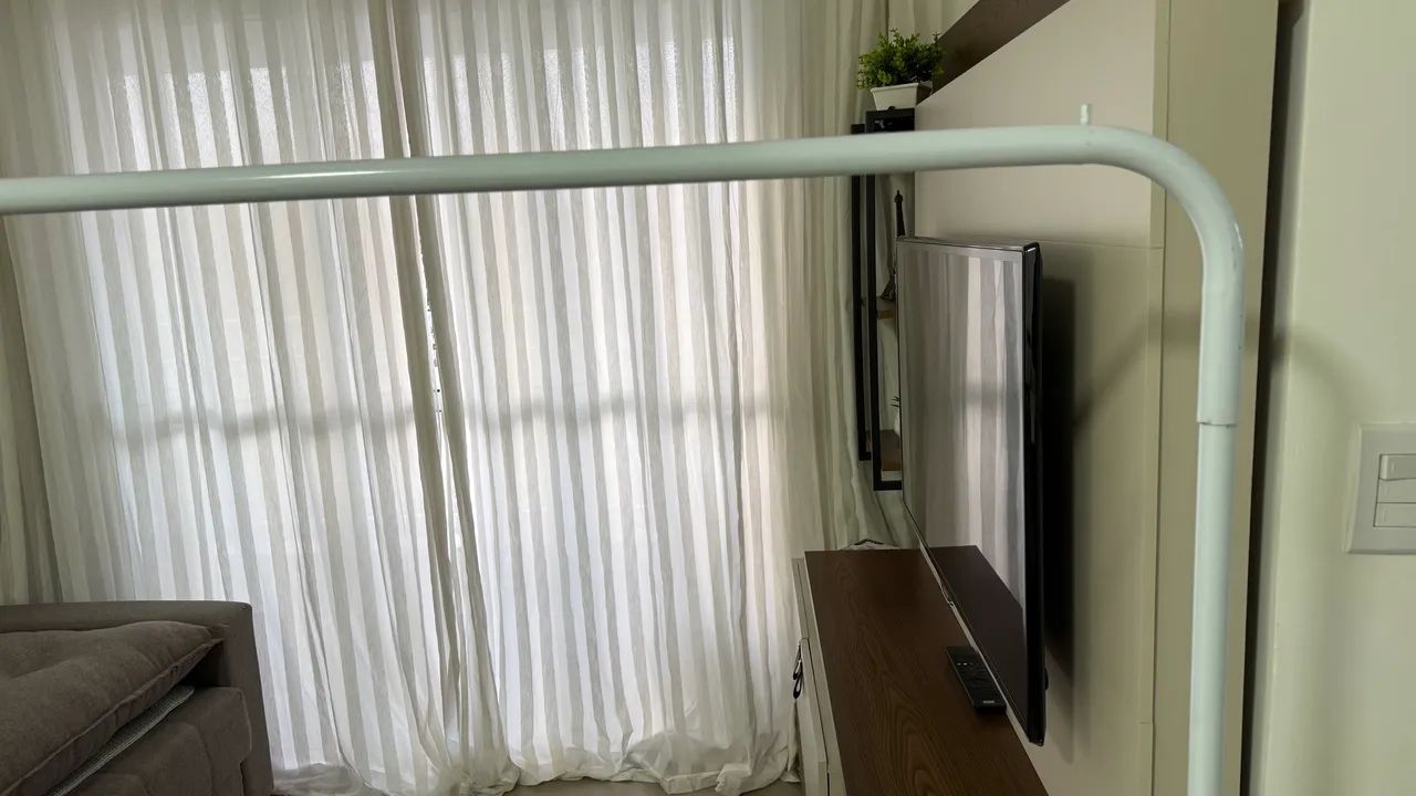 Arara grande e dobrável de roupas  - Foto 2