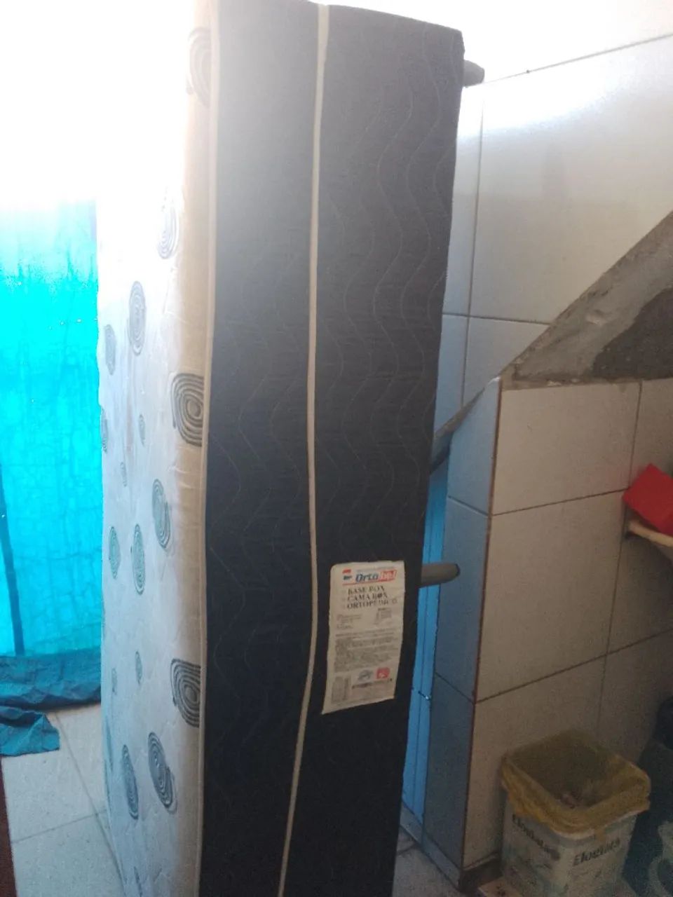 Cama box de solteiro bem acochoada,era de criança 