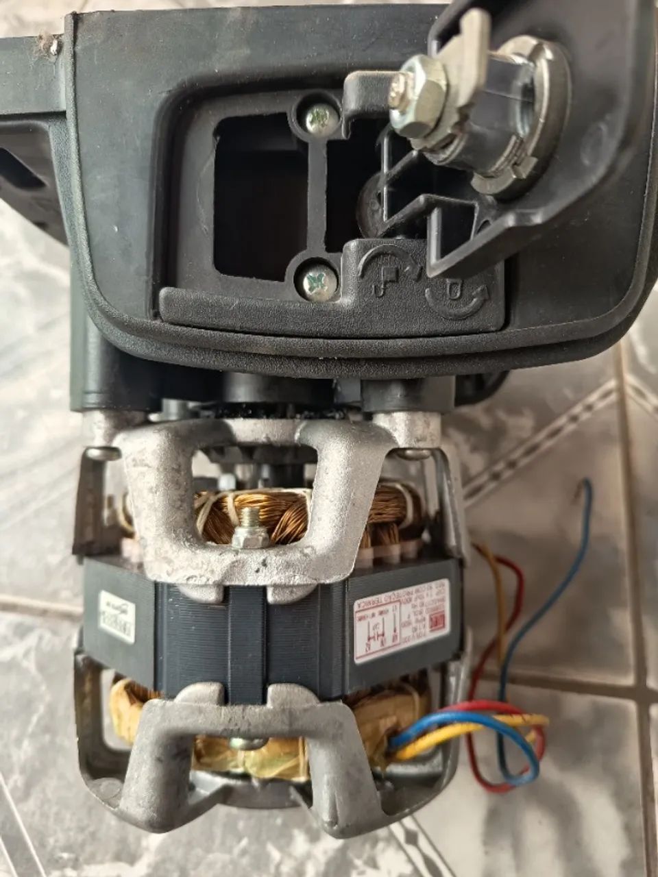 Motor de portão com defeito 435689854715842562