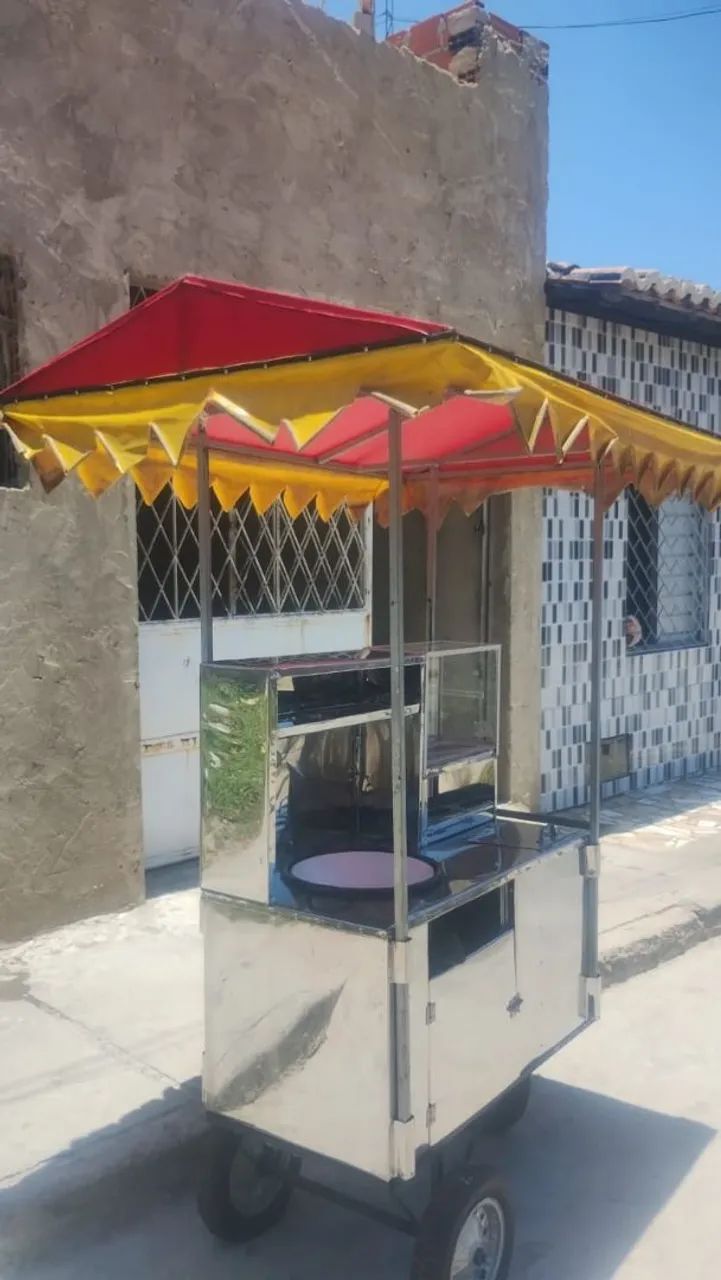 Vendo esse carrinho de salgado tipo batatinha frita e pastel
