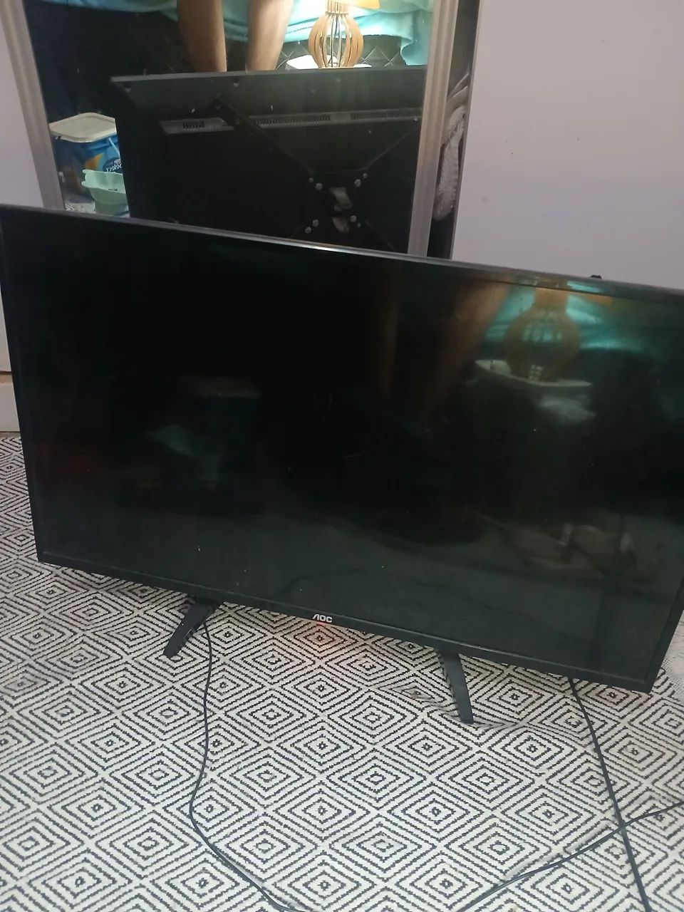 Tv Aoc 32 Smart com tela quebrada 