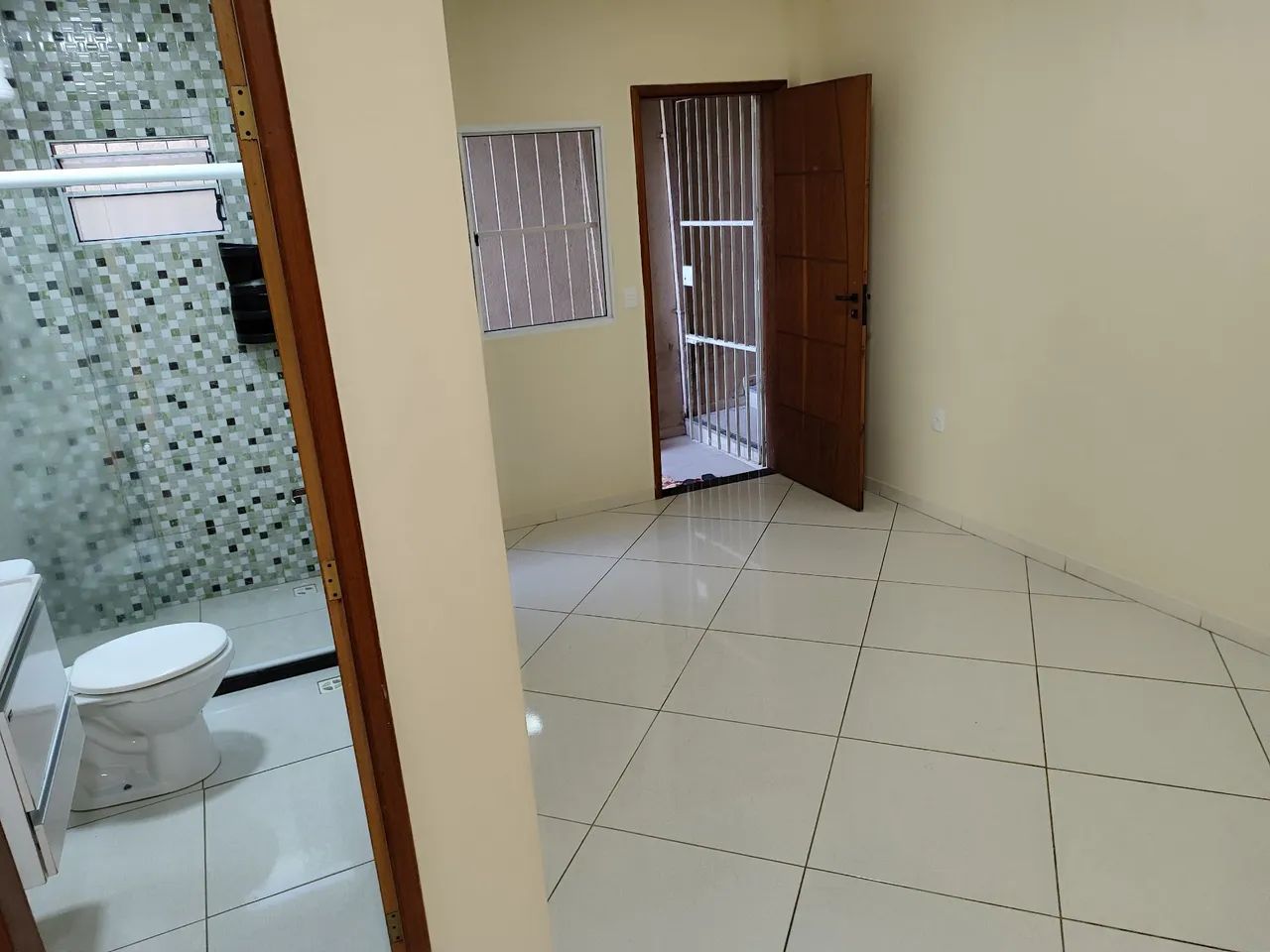 Alugo Apto dois quartos com garagem coberta - Foto 5