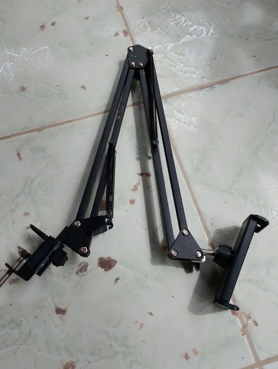 Suporte para celular e tablet. 