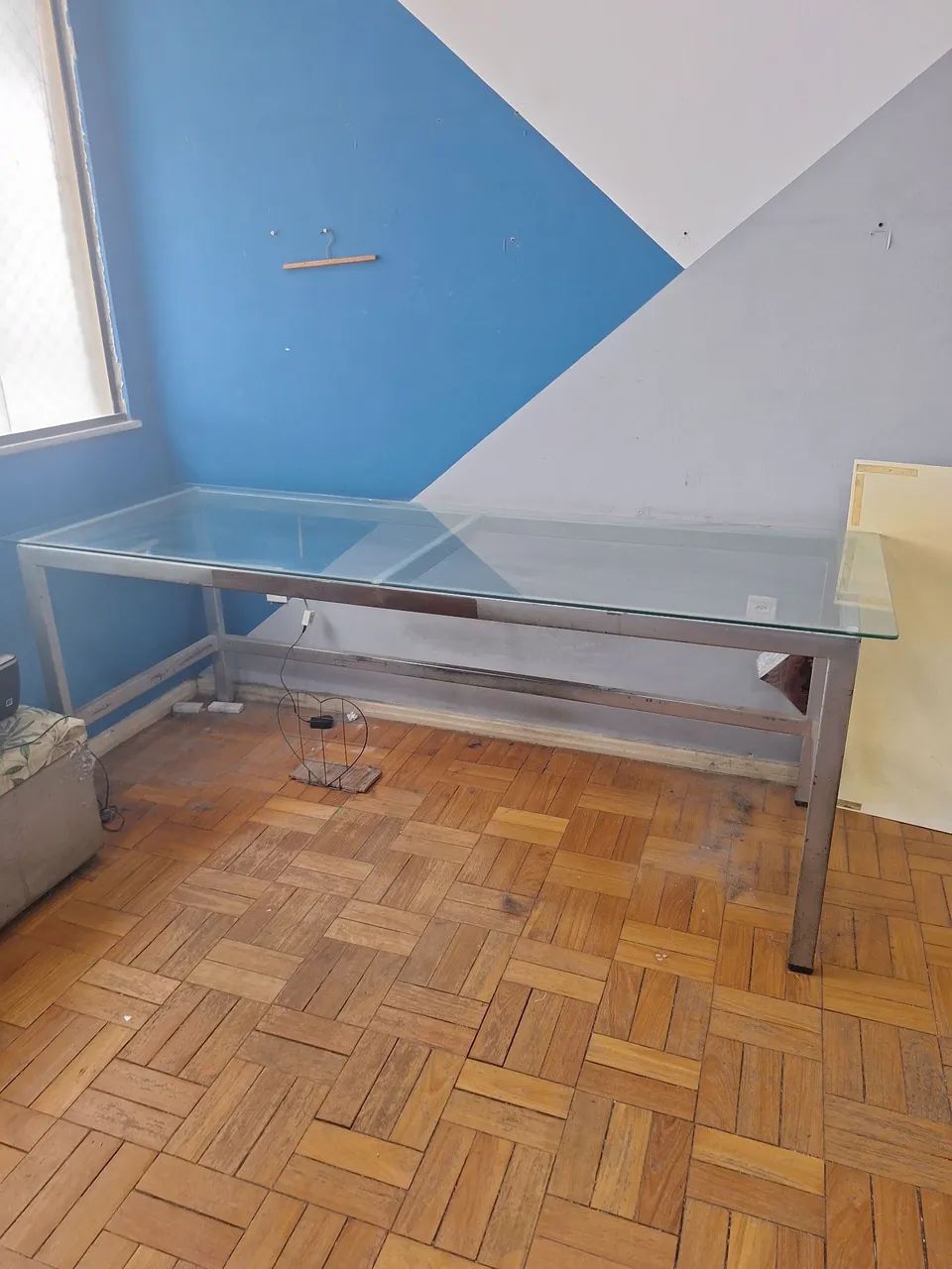 Mesa de vidro/ Estação de trabalho 