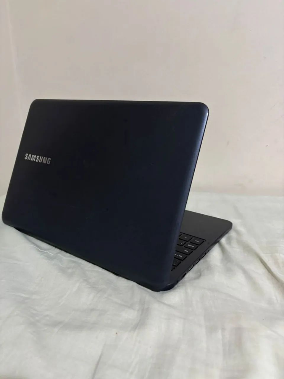 Notebook Samsung Essentials - 4 Gb RAM, 500 HDD, iCeleron (8ª geração), 15,6 Polegadas - Foto 5