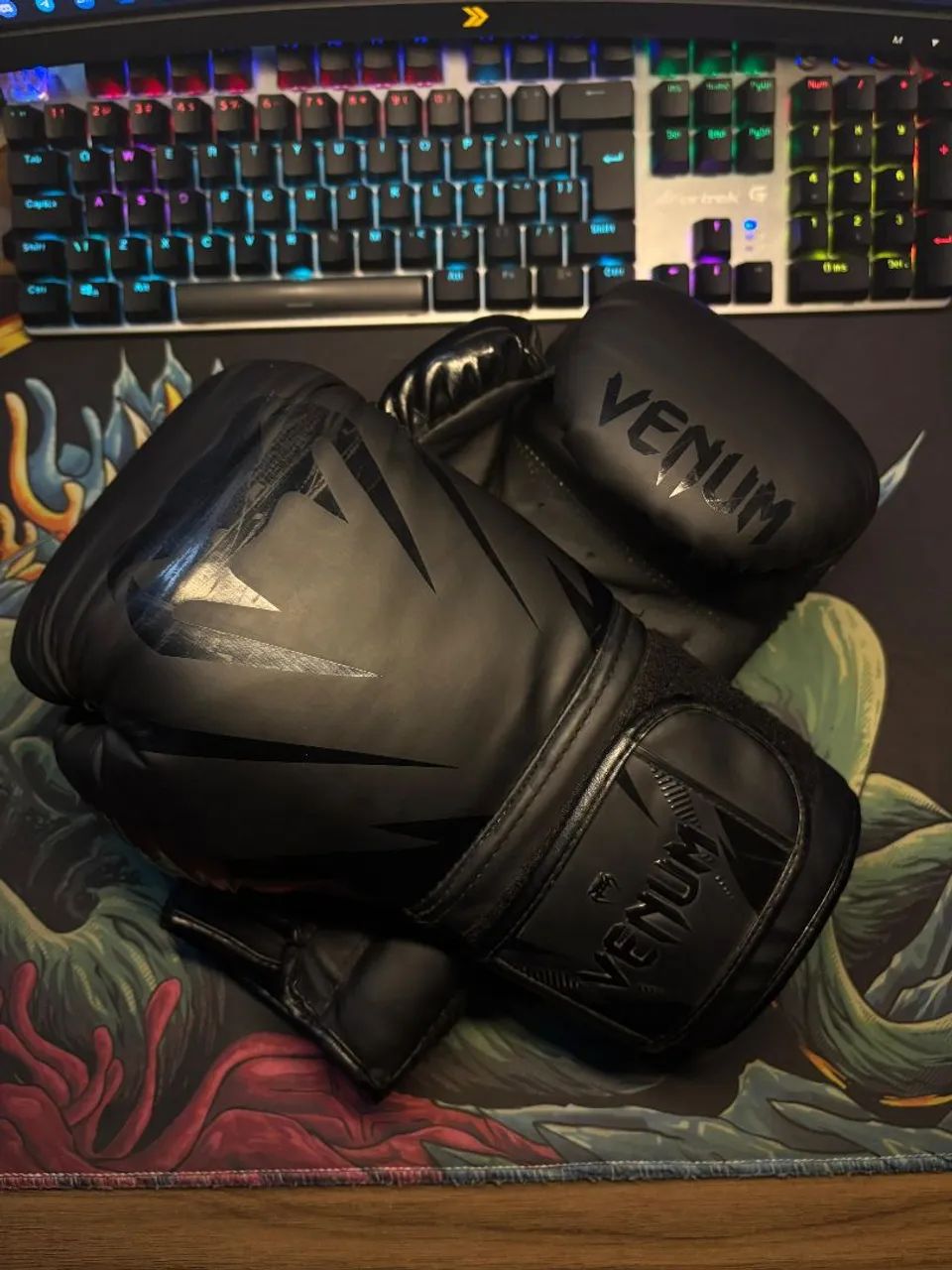 LUVAS VENOM 14oz  box / muay thai