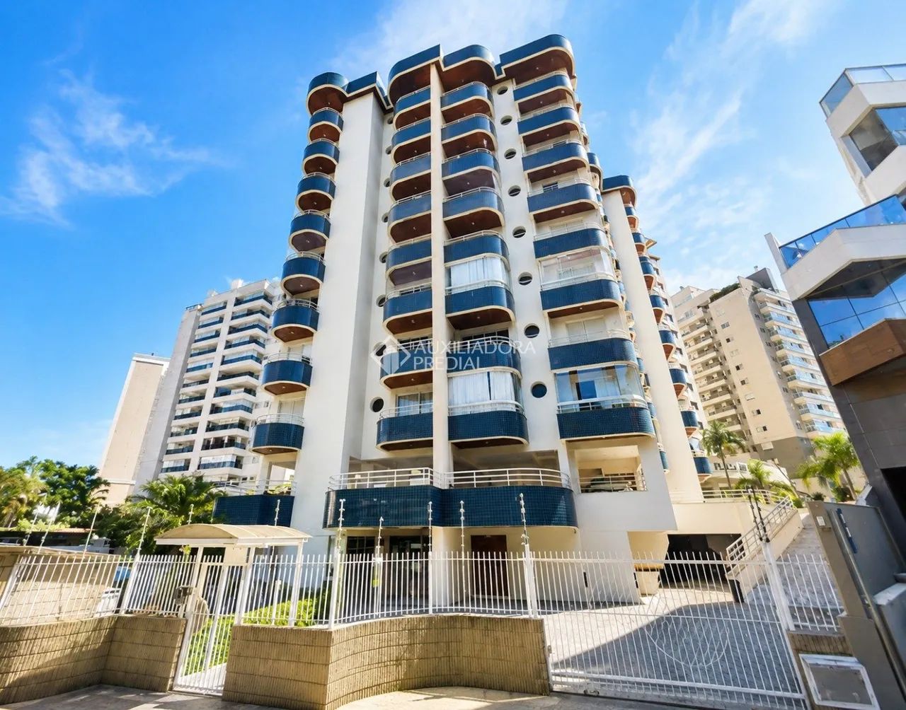 Amplo, Ensolarado e Semimobiliado em uma das Melhores Regiões do Itacorubi - Foto 3