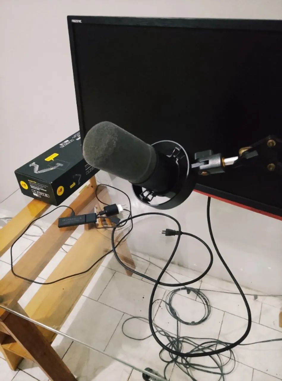 MICROFONE FIFINE K688 + BRAÇO ARTICULADO