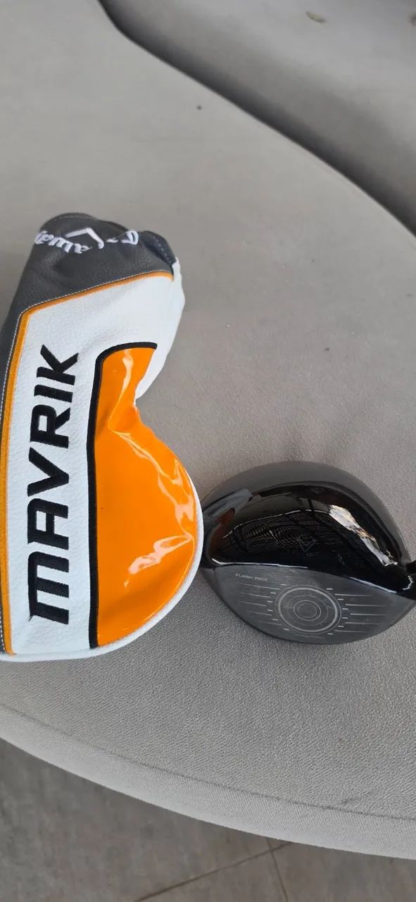 Driver Callaway Mavrik 9° Vara HZRDUS Smoke Reg + Capa Titleist