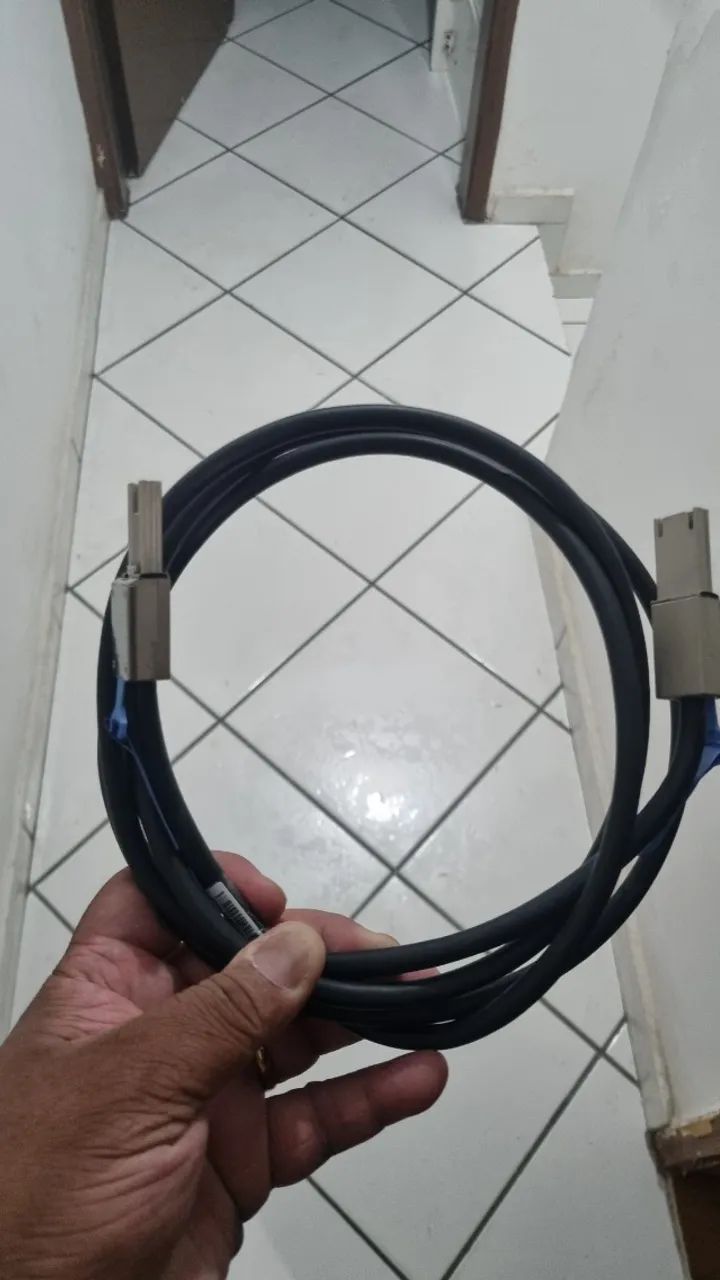 Cabo Mini Sas26p Sas Sff-8088 Para Sff-8088 X 2mts - Foto 2