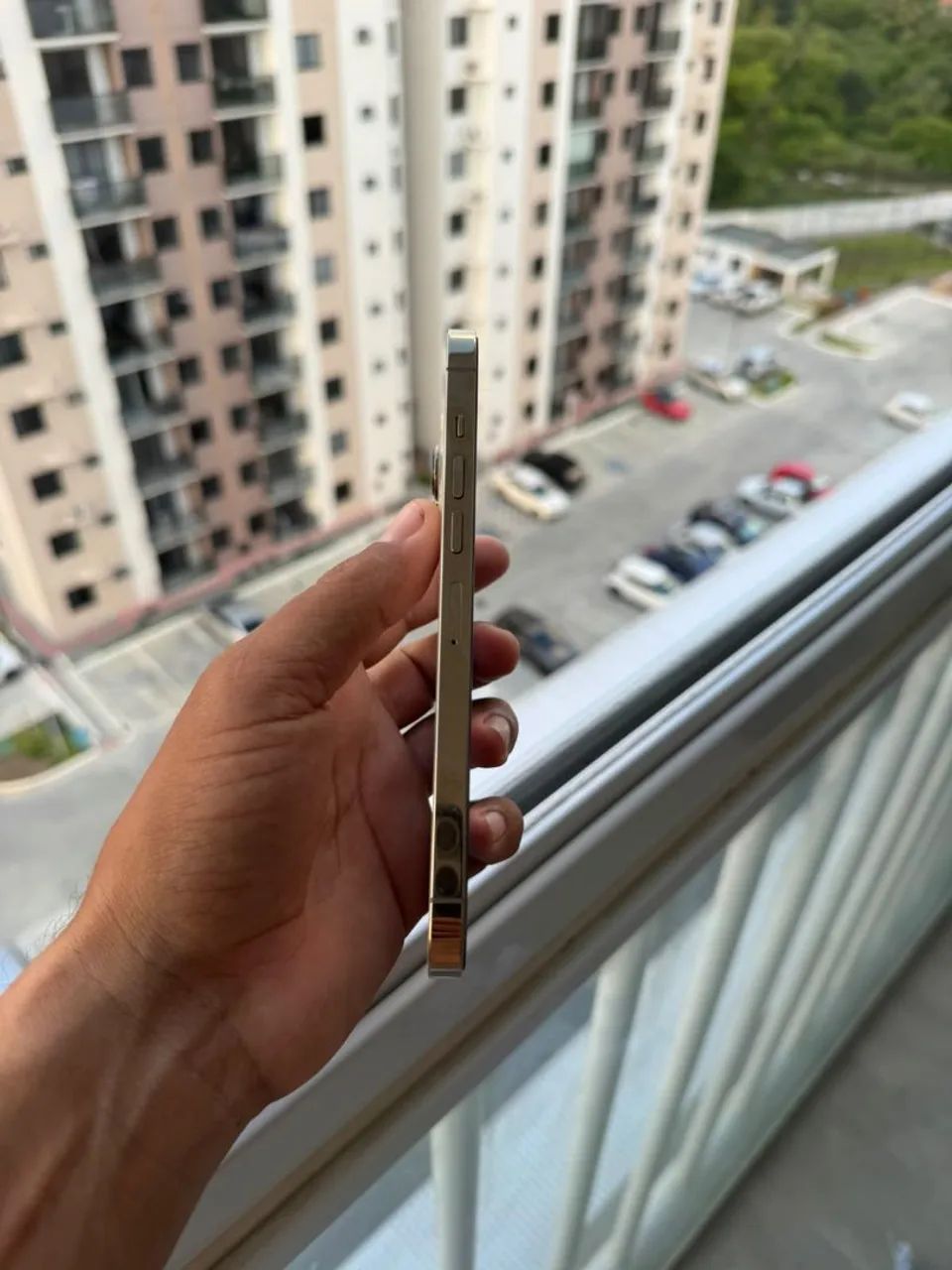 Vendo ou troco iPhone 13 Pro Max  - Foto 2
