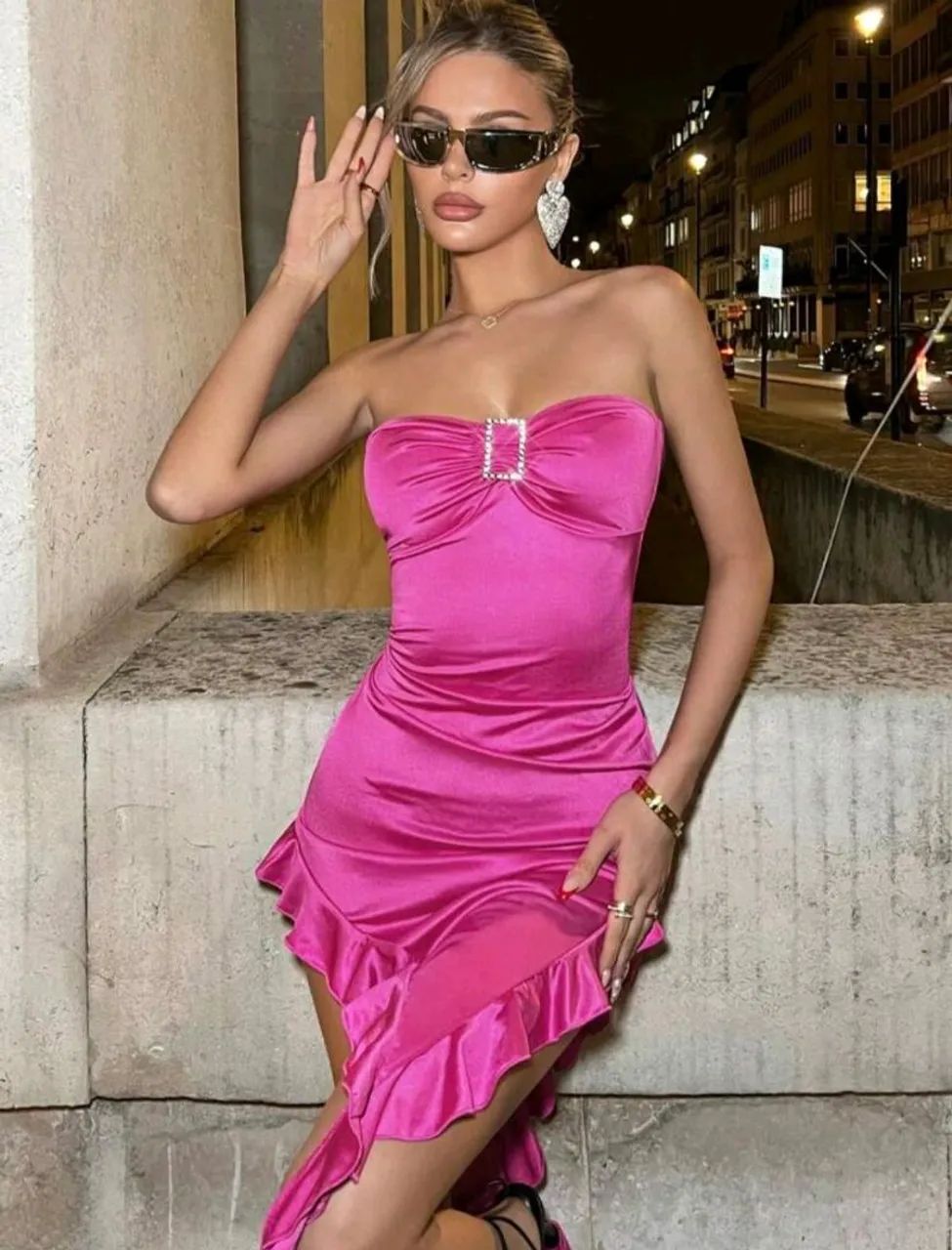 Vestido Rosa Pink Barbiecore com Strass - Festa, Balada e Eventos