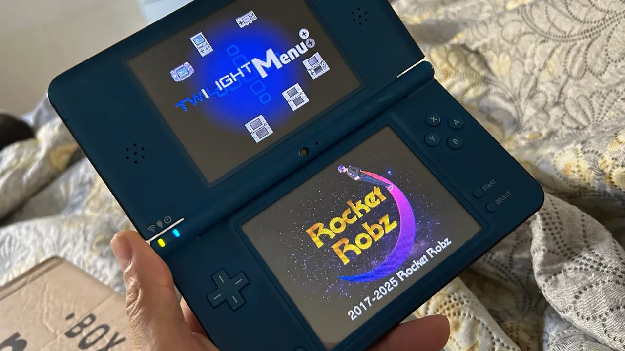 Nintendo DSi XL Azul