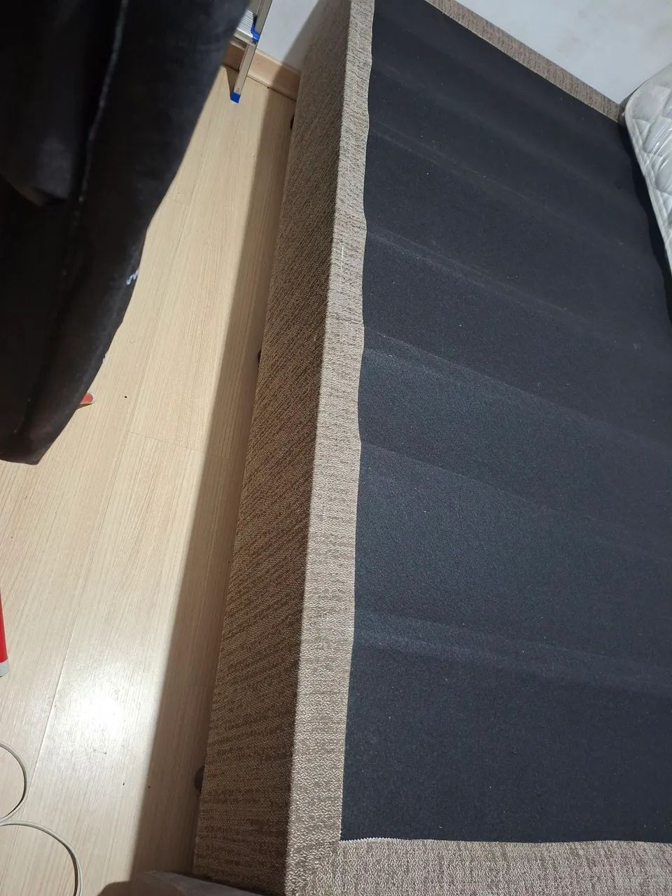 Base de uma cama e um colchão  - Foto 2