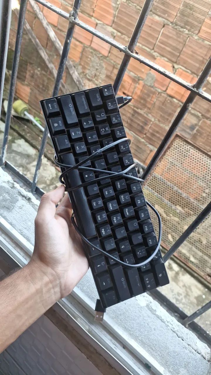 Teclado mecânico h61k 