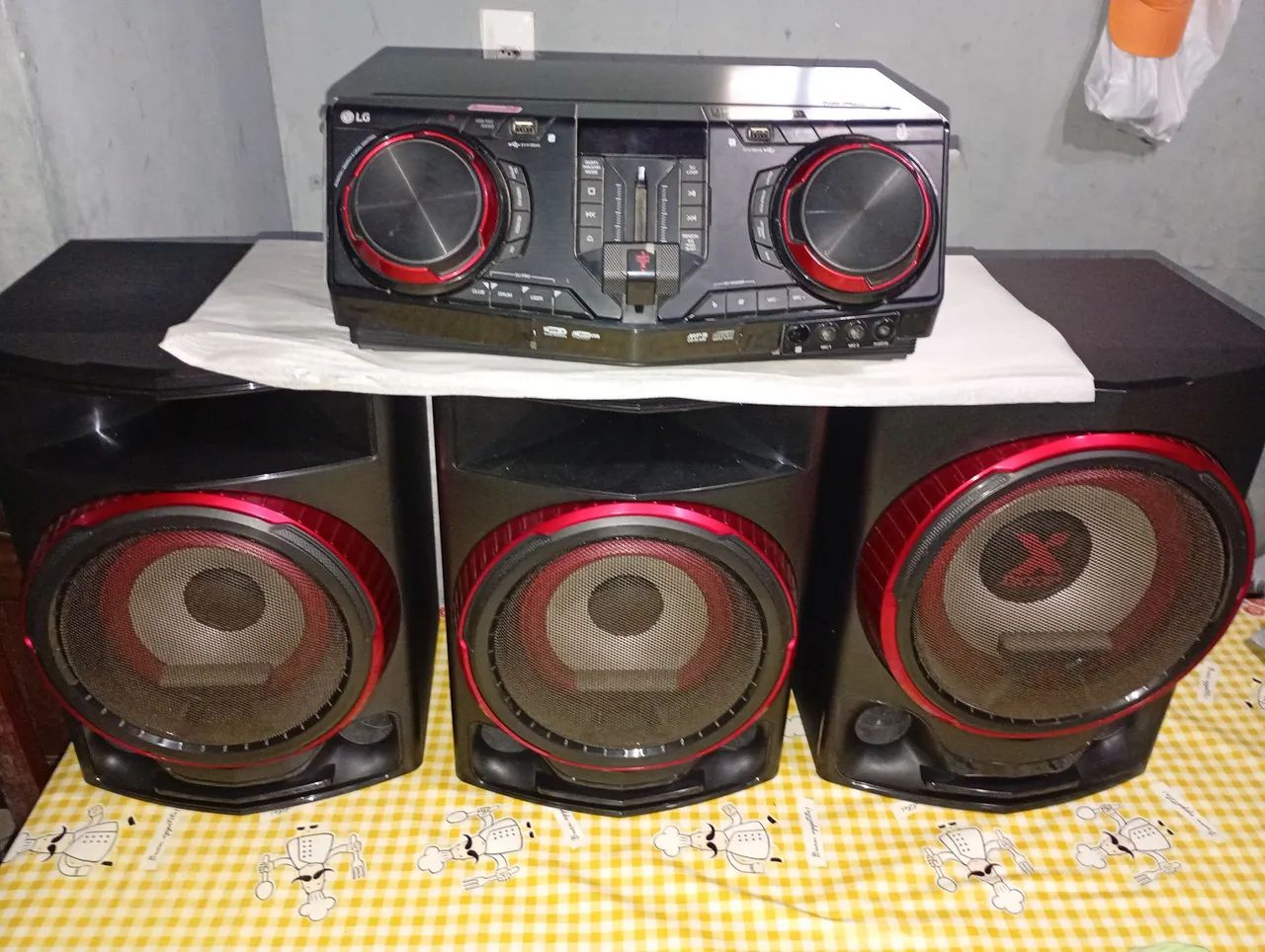 Som LG CJ88 2250 RMS 