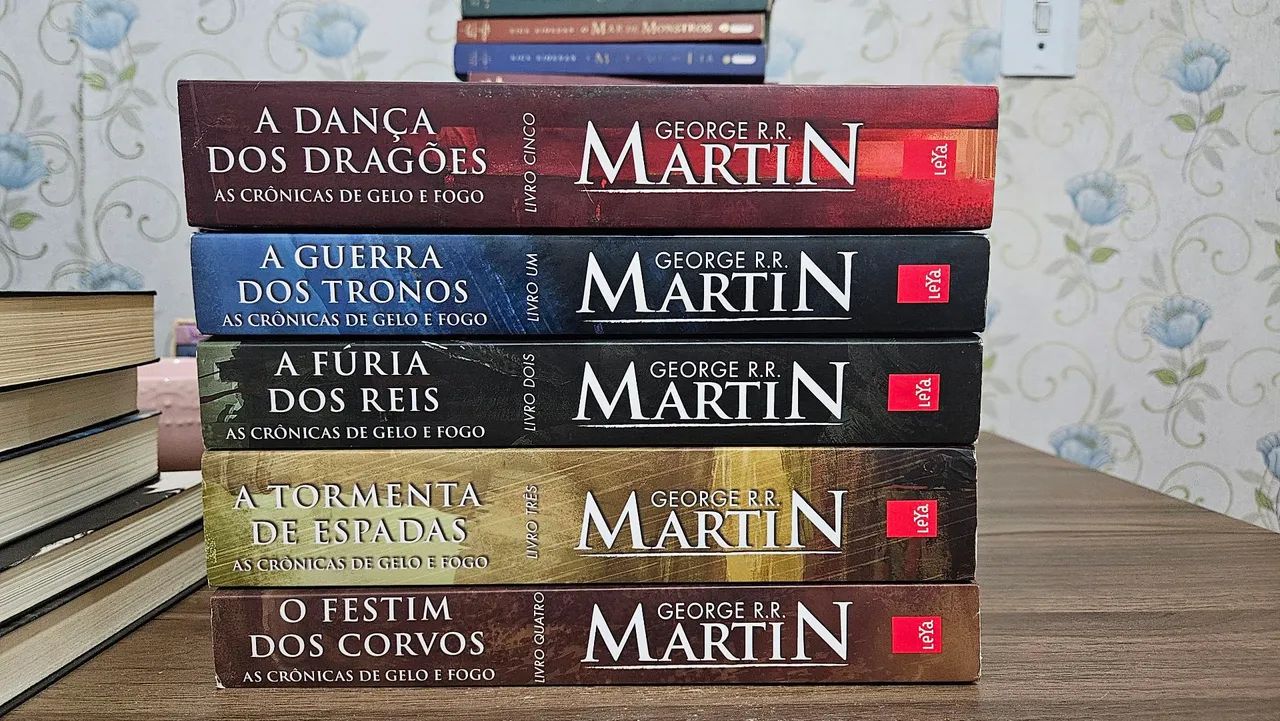 BOX GAME OF THRONES - EDITORA LEYA
