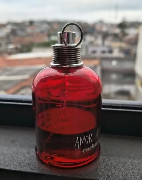 Perfume amor amor da cacharel 