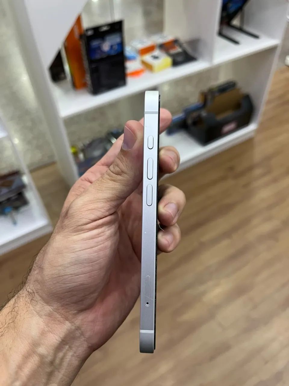 iPhone 16e - Foto 2