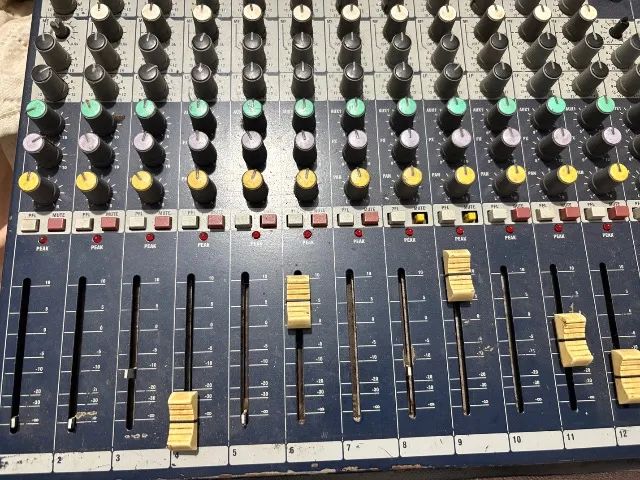 Mesa de som - Soundcraft EFX 12 - Foto 3