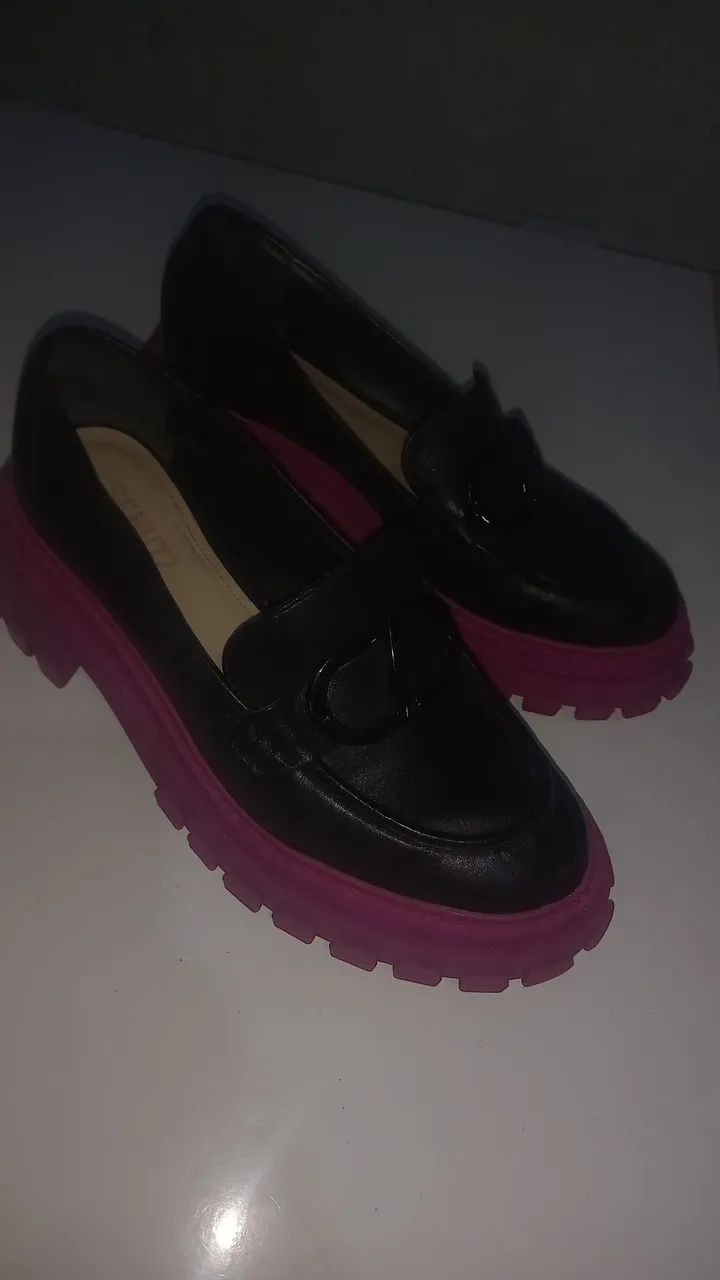 Mocassim Schutz com salto bloco tratorado na cor rosa - Foto 4