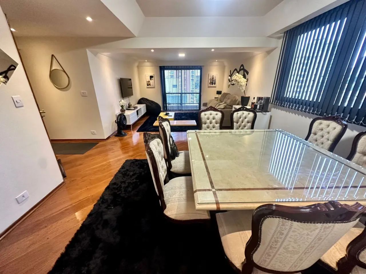 **Lindo Apartamento Mobiliado em Rua Copacabana**