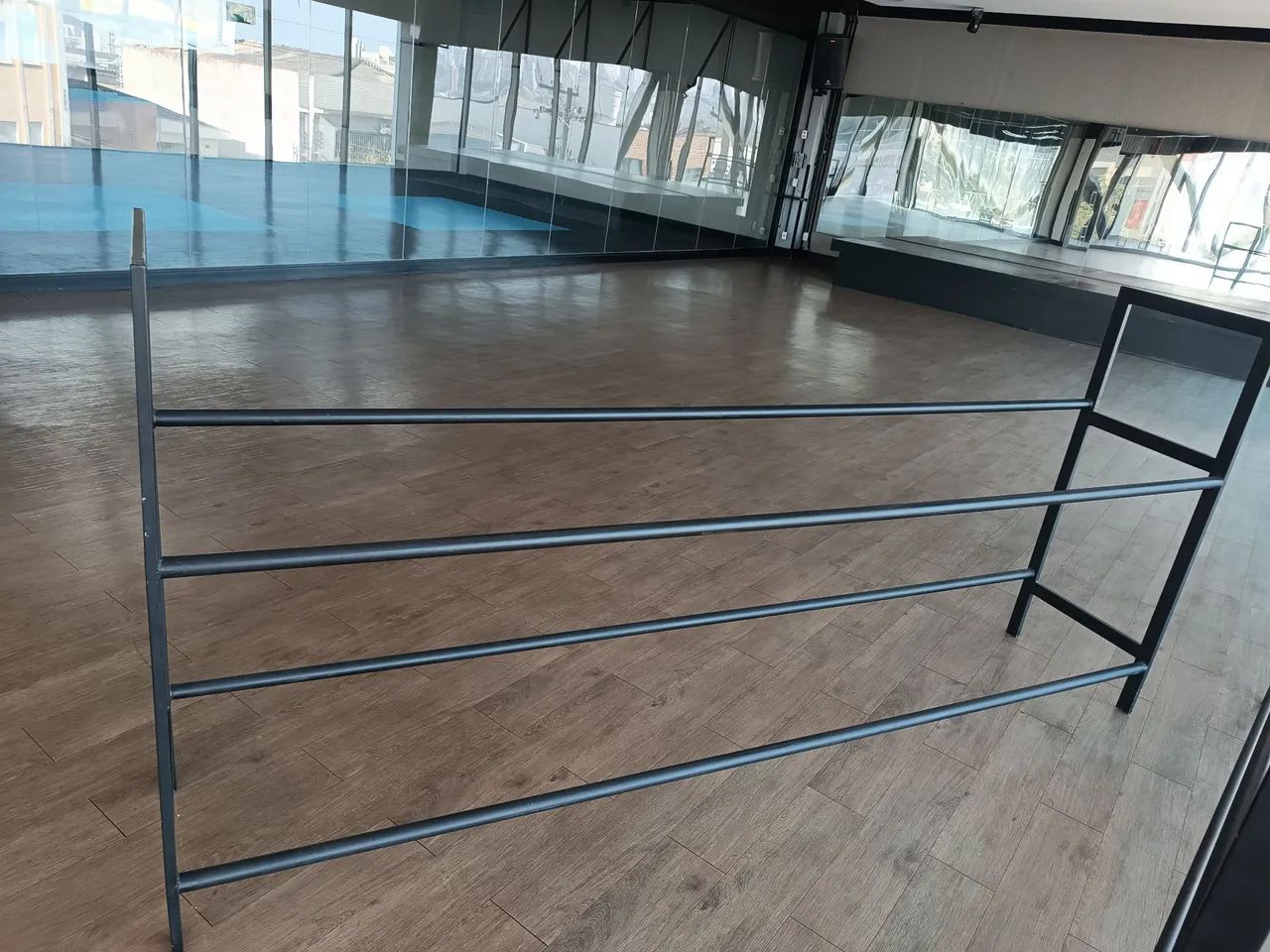 Barra de alongamento de academia 