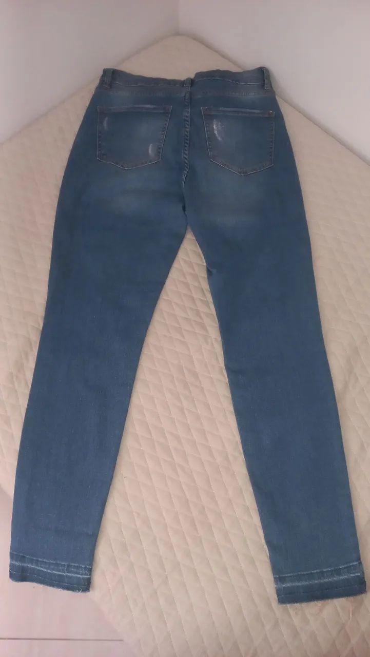 Calça jeans com pouco uso, tamanho P.  - Foto 2