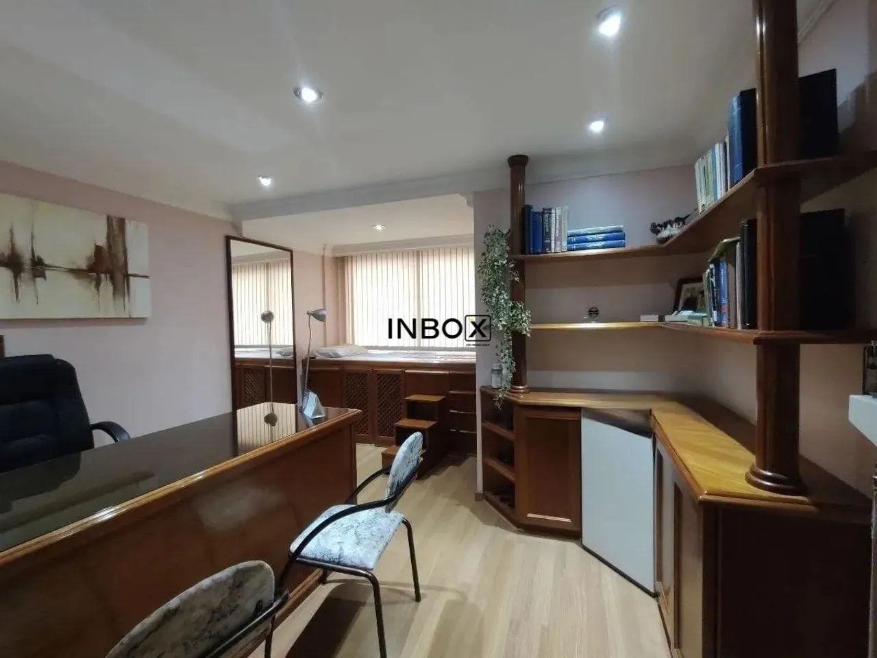 SALA MOBILIADA NO CENTRO DE BENTO GONÇALVES