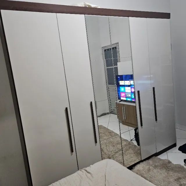 Guarda roupa 6 portas com espelho - Foto 3