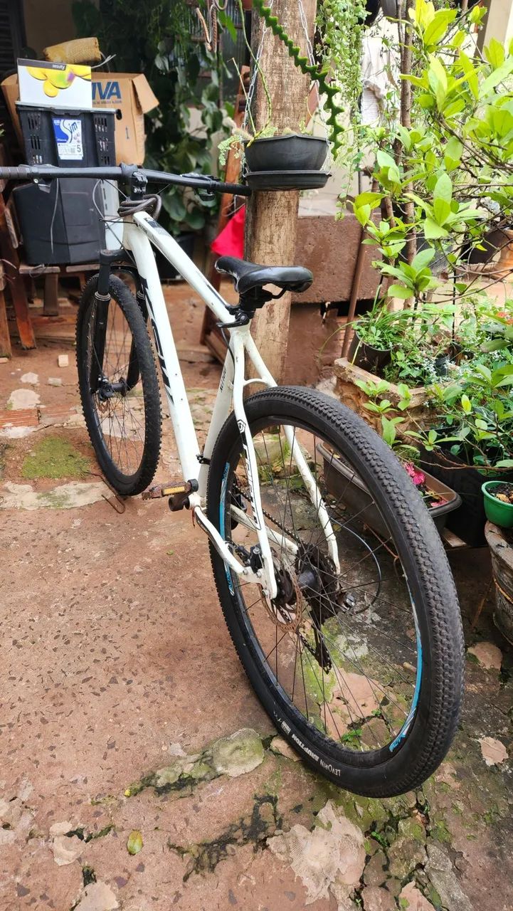 Bicicleta KSW aro 29, quadro 21 branca - Foto 4