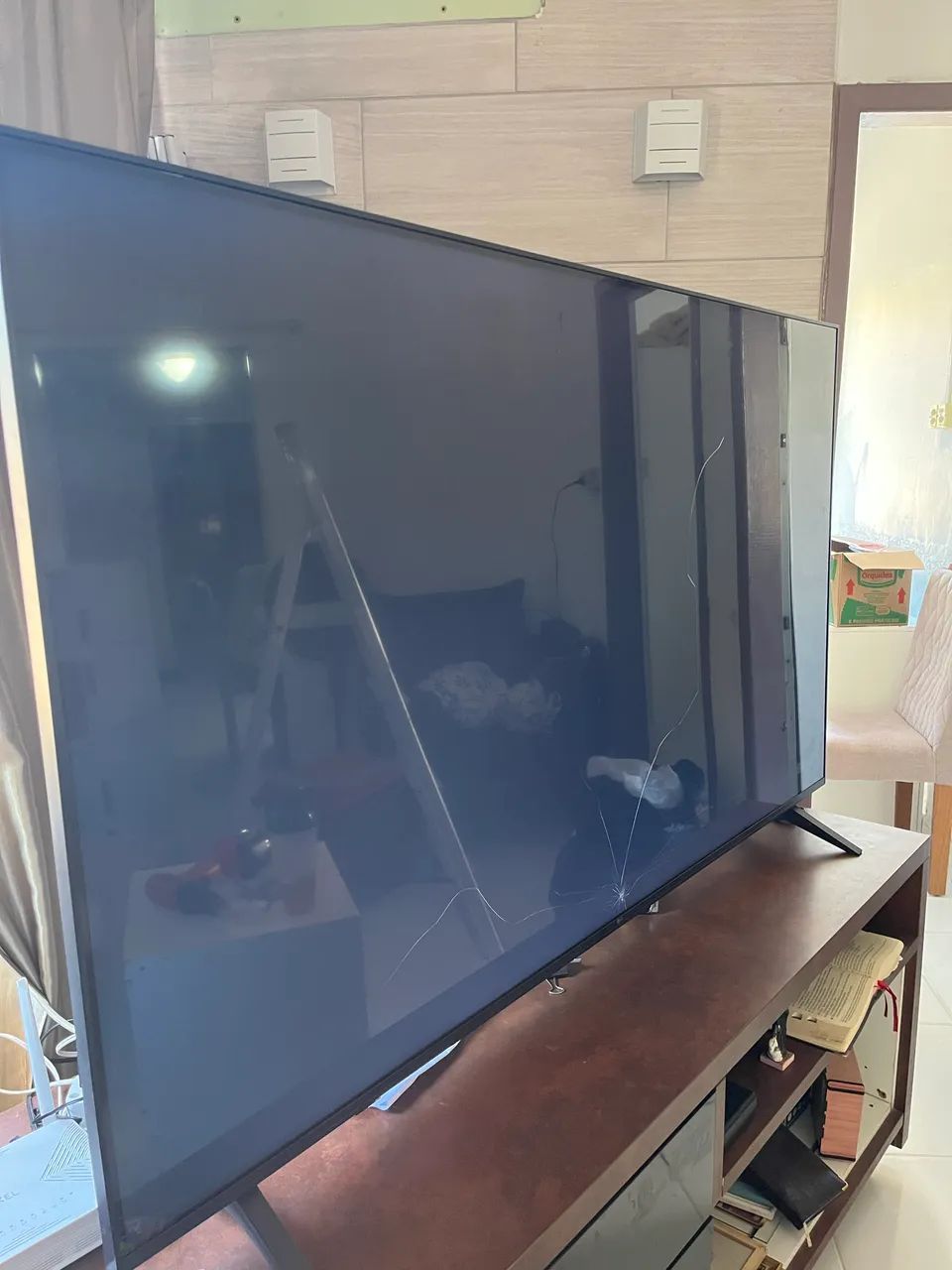 LG 65" 4K - Tela quebrada - Para peças
