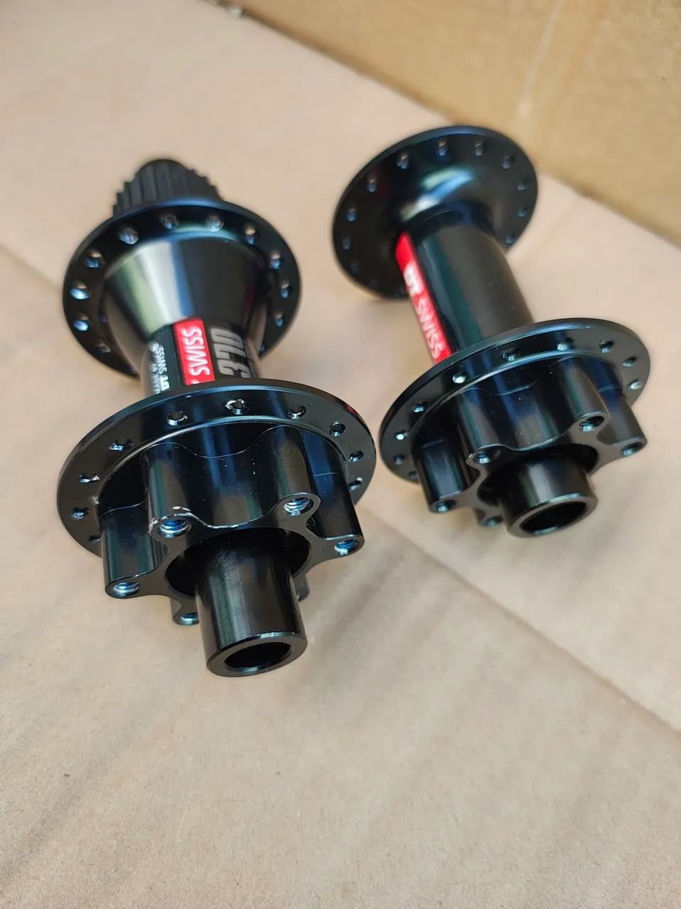 Par de cubos DT Swiss 370 novos sem uso  - Foto 5