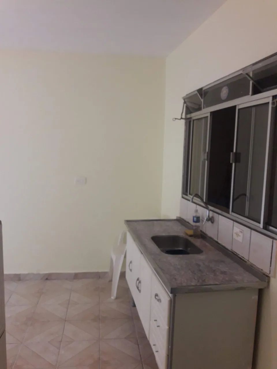 Alugo 2 cômodos piraporinha $750 - Foto 2