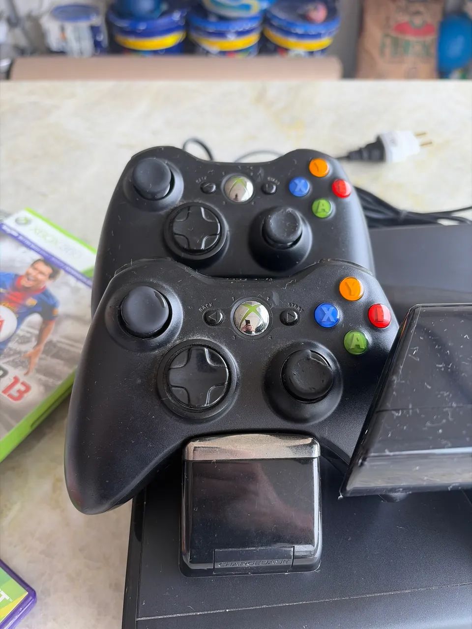 Microsoft Xbox 360 c/ Kinect, 2 controles e 12 jogos - Foto 3