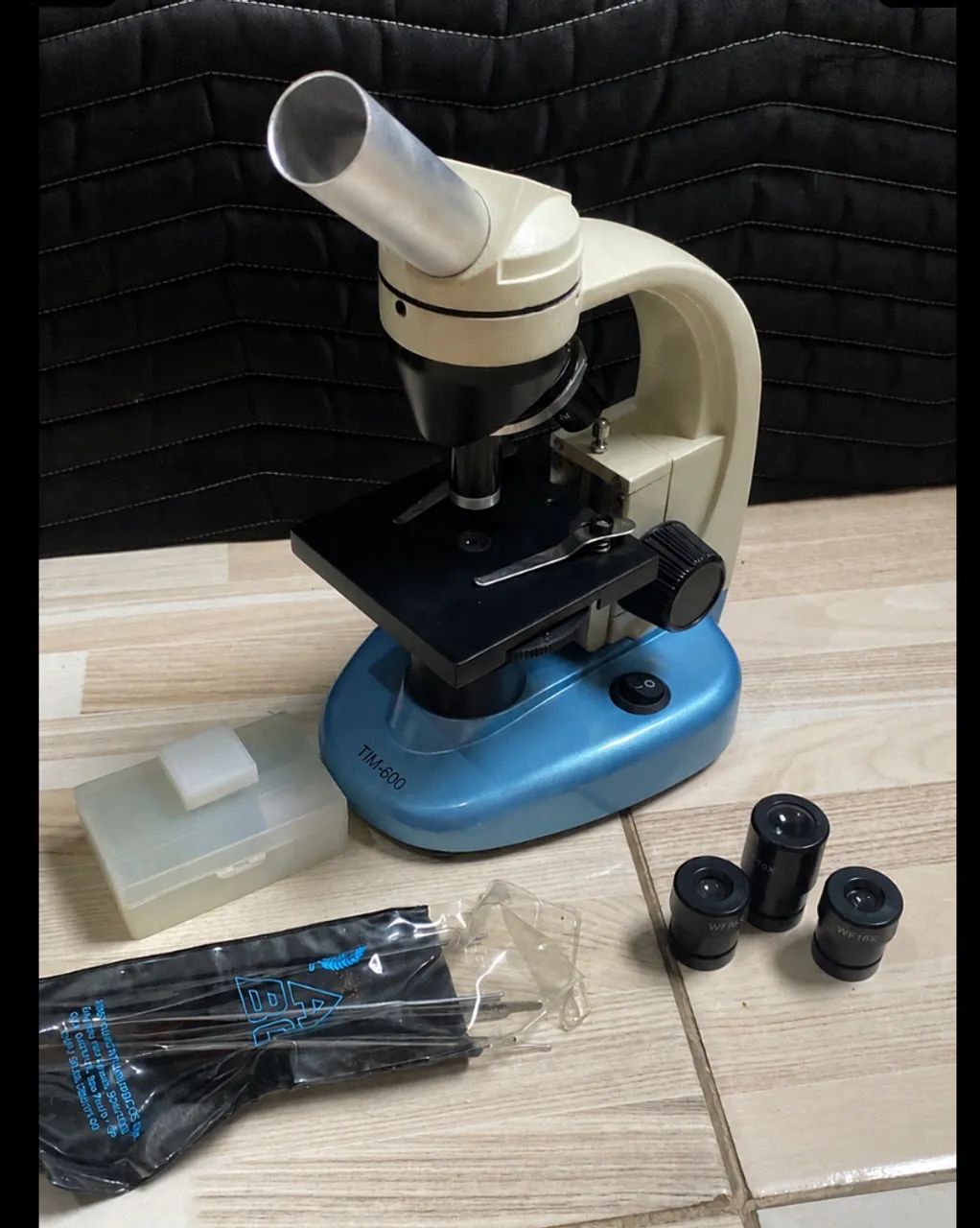 Microscópio Monocular TIM-600