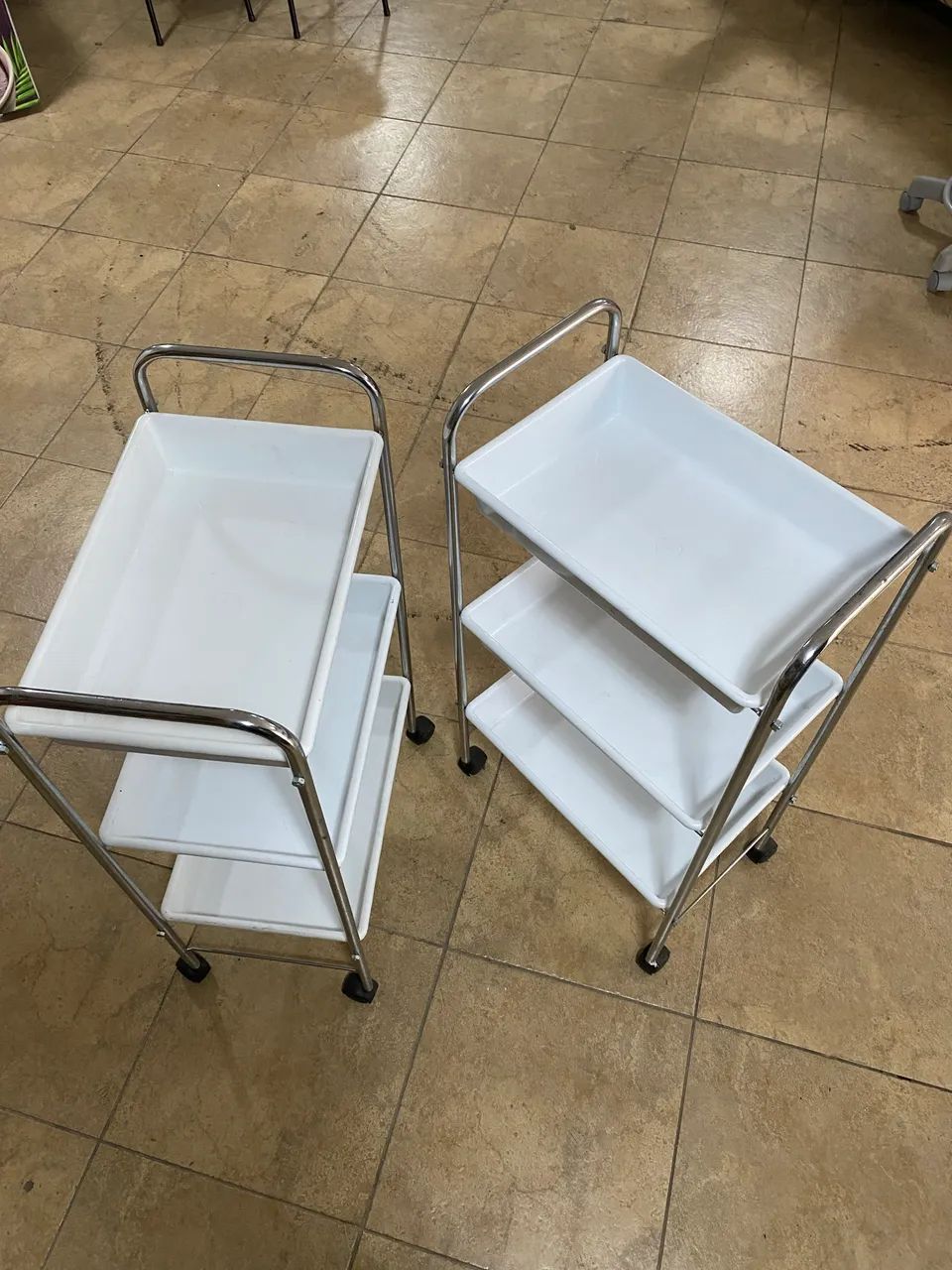 PROMOÇÃO IMPERDÍVEL - Maca / Carrinho / Mocho - Foto 2