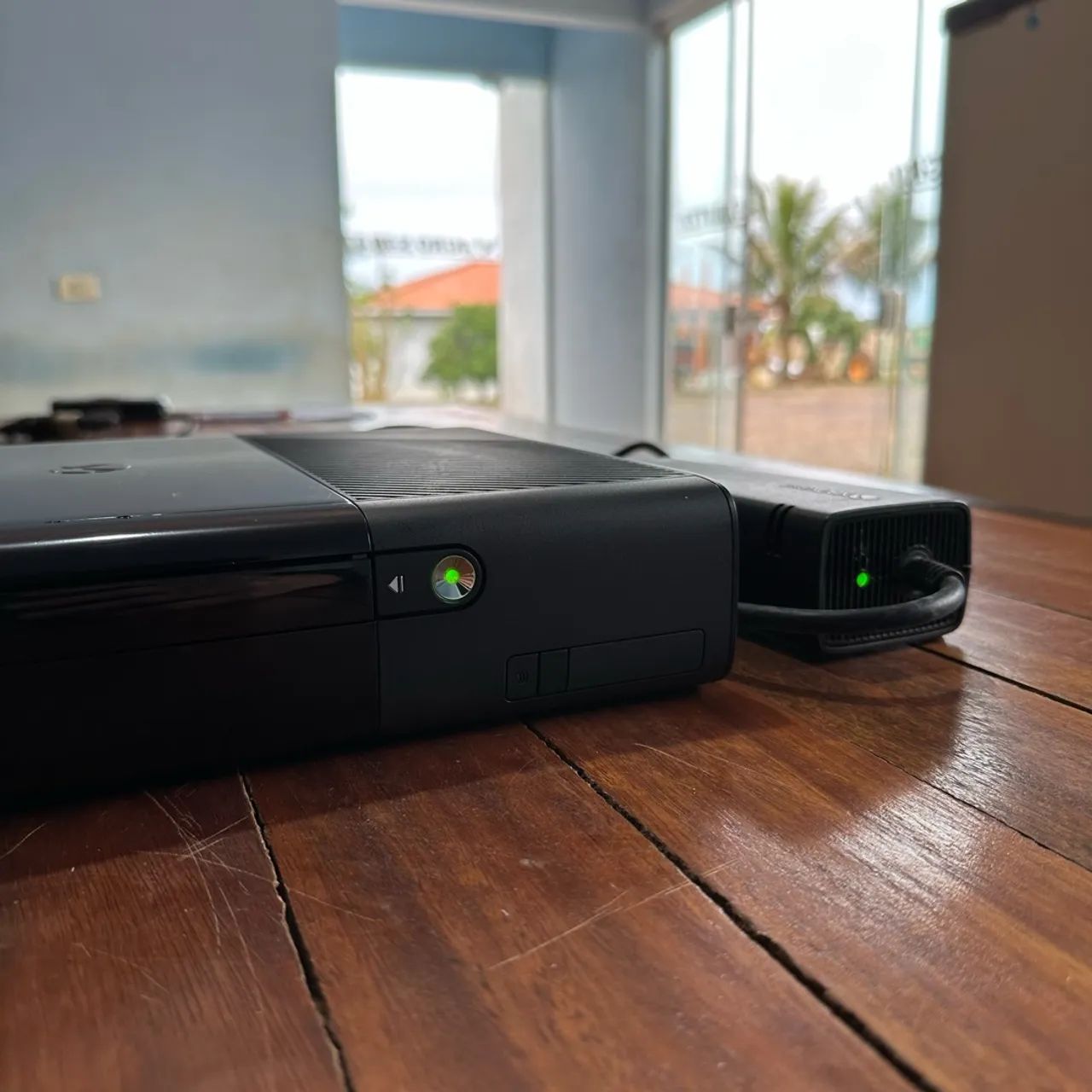 Xbox 360 com kinect + 2 controles e HD 320gb - Foto 4