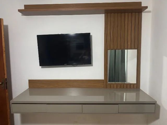 Jogo de quarto painel ripado com mesa 