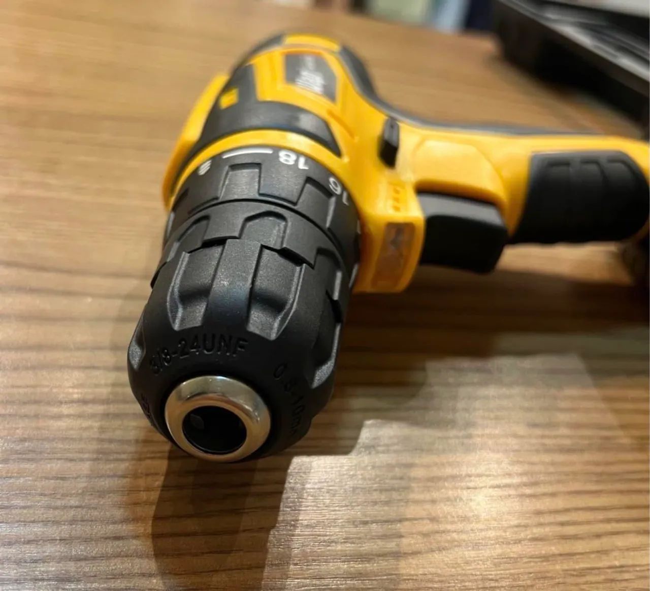 Parafusadeira e Furadeira WAP 12V Bivolt - Nova + Kit 13 Acessórios - Foto 4