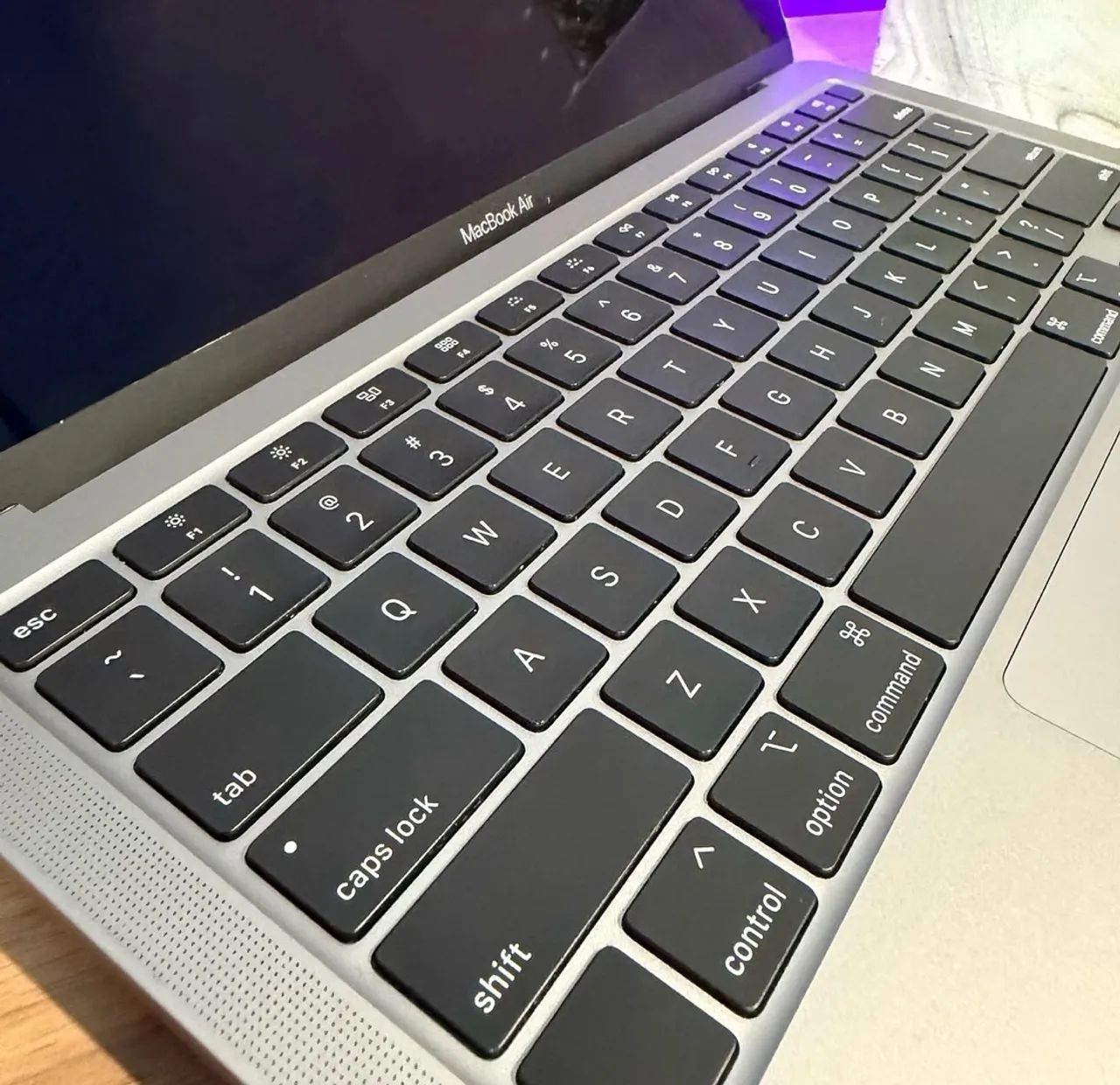 MacBook Air M18GB - 256GB SSD  - Foto 4