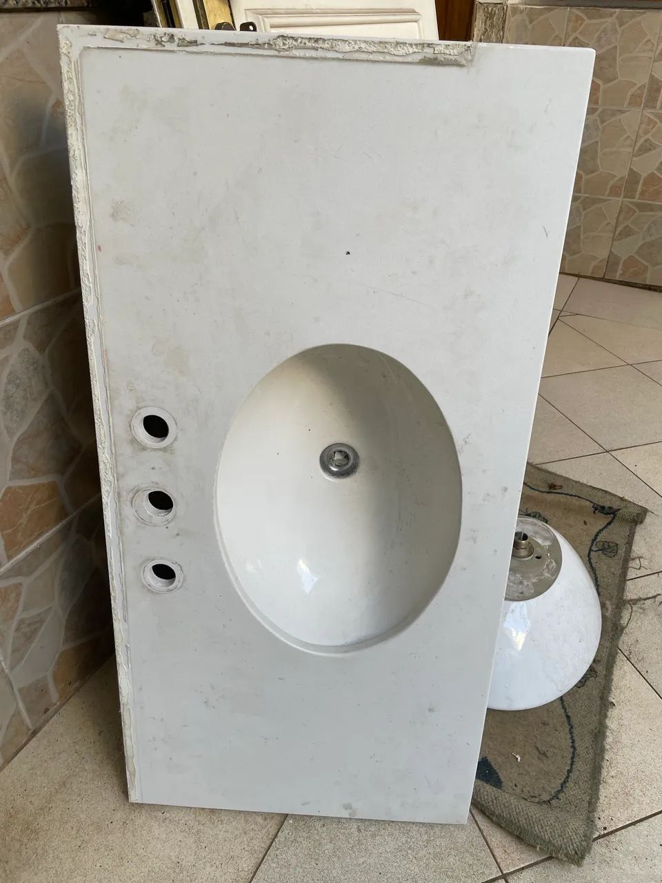Tampo de quartzo branco banheiro 