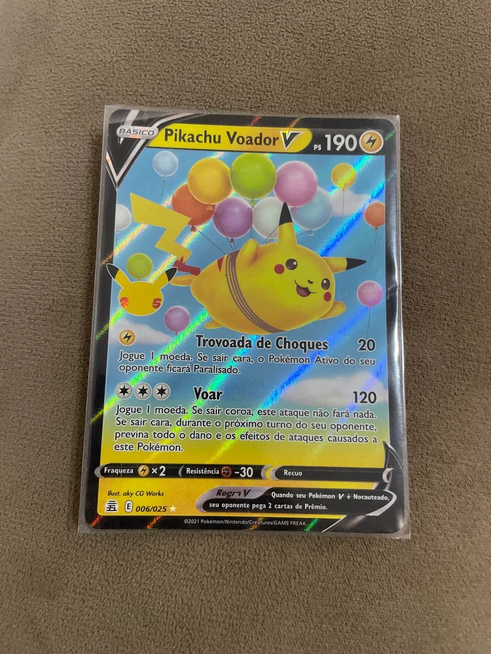Carta Pokémon (Pikachu voador V)