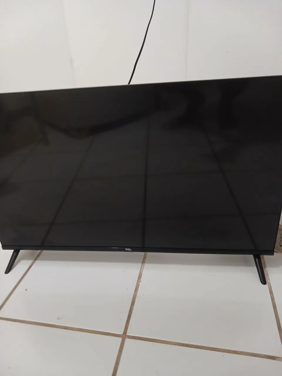 Tv smart 32 tcl com a tela quebrada