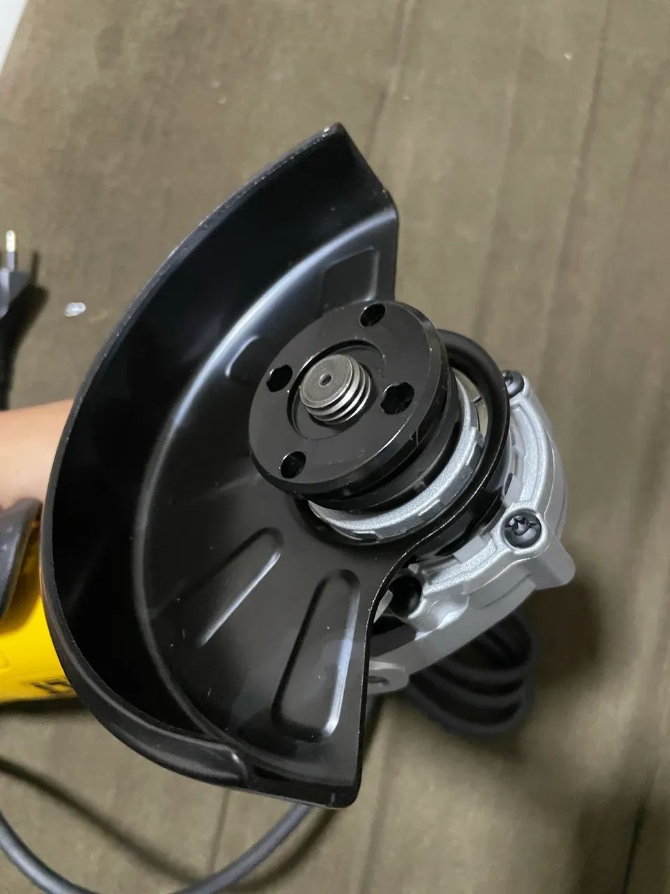 Esmerilhadeira Angular DeWALT 11000 RPM 1200W - Foto 2