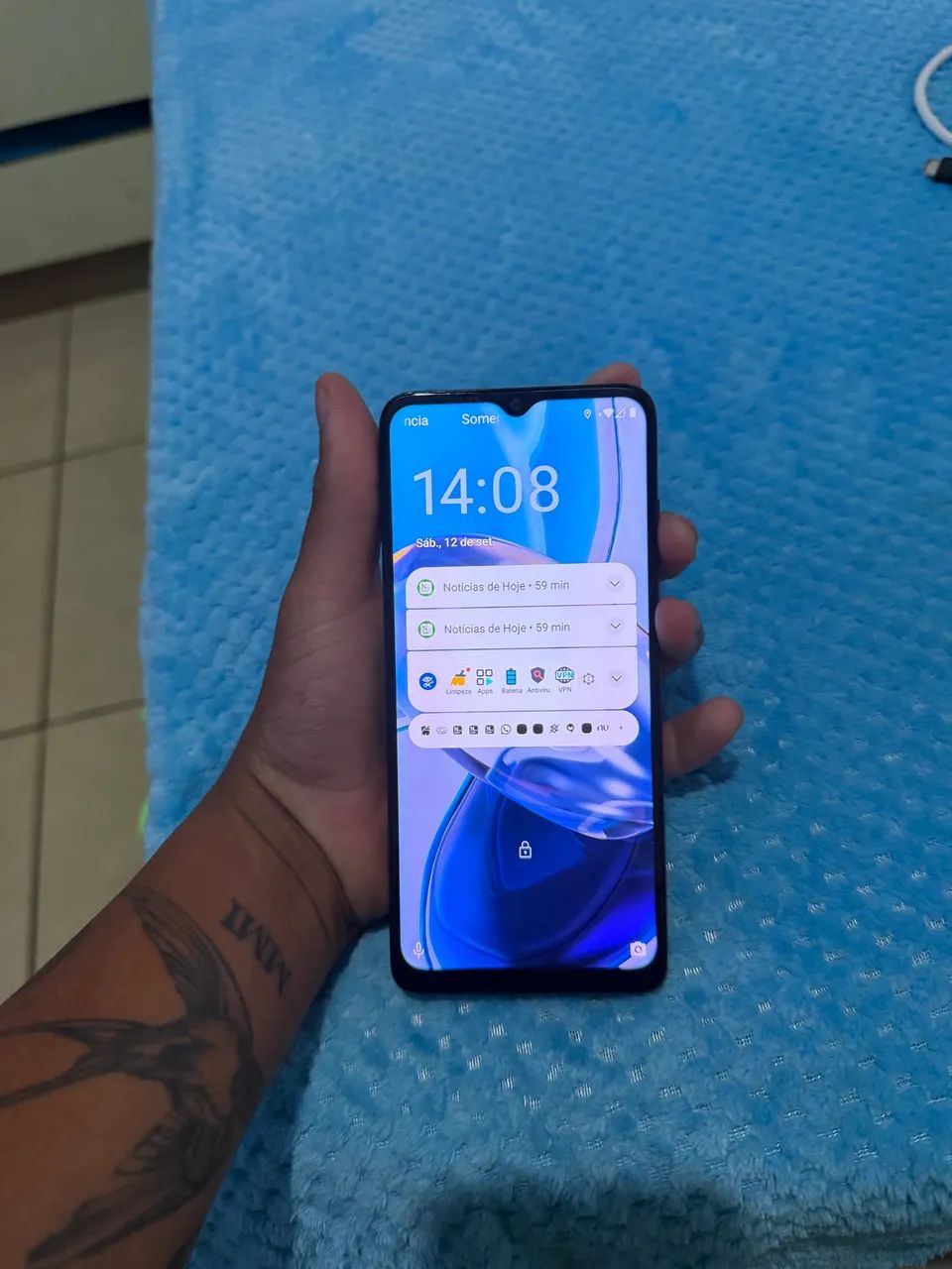 Motorola E22 - Foto 2