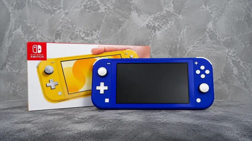 Nintendo Switch Lite Azul Royal IMPECÁVEL - Consoles de Vídeo Game