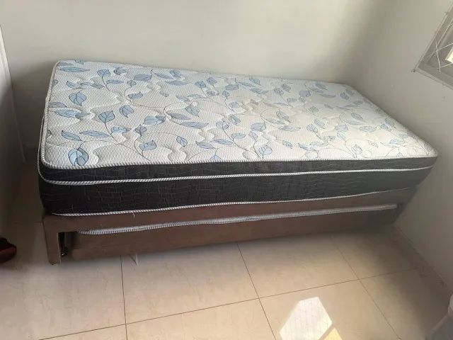 Cama solteiro com auxiliar