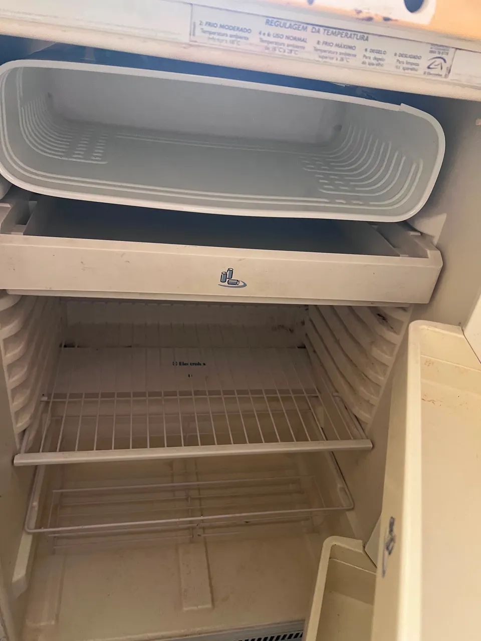 Frigobar electrolux