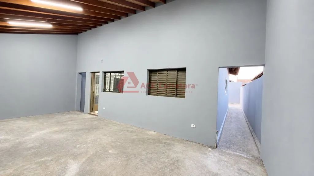 Casa com 3 Dormitórios e Garagem Coberta